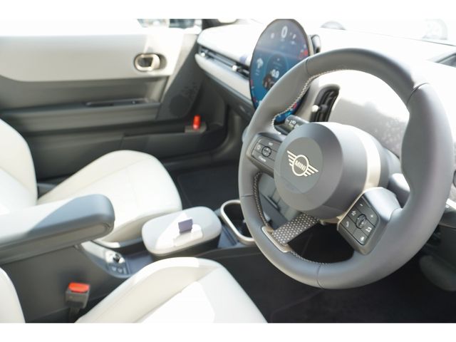 BMW MINI COOPER OPEN 2025 Image 31