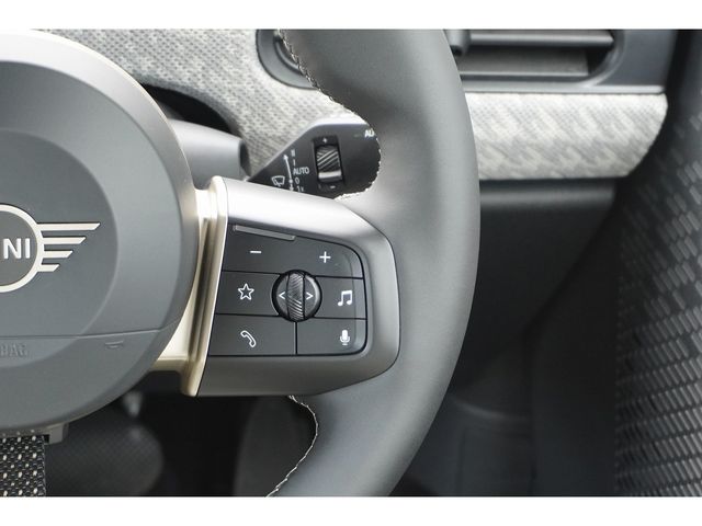 BMW MINI COOPER OPEN 2025 Image 31