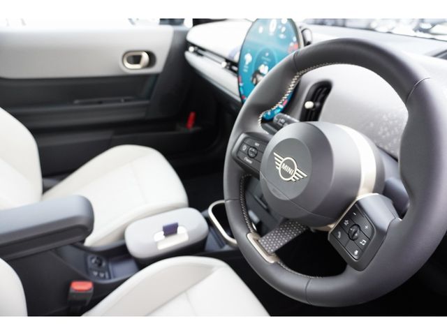 BMW MINI COOPER OPEN 2025 Image 31