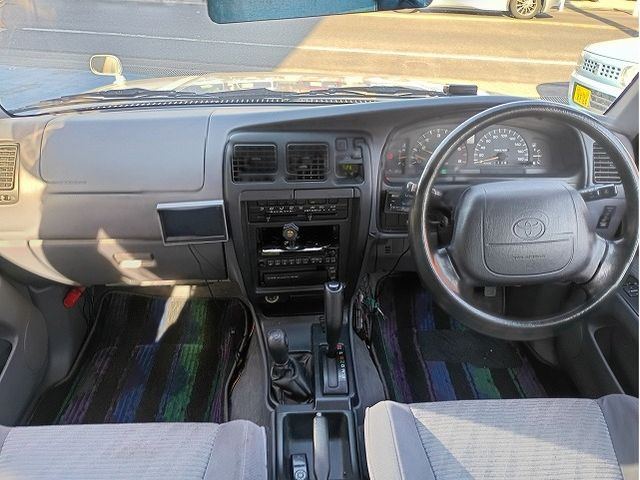 TOYOTA HILUXSURF WAGON 4WD 1996 Image 31