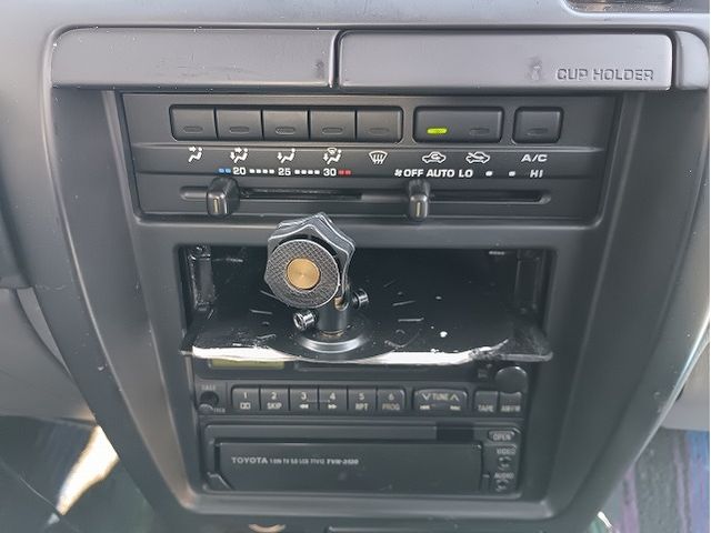 TOYOTA HILUXSURF WAGON 4WD 1996 Image 31