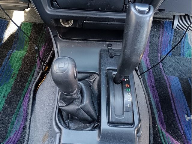 TOYOTA HILUXSURF WAGON 4WD 1996 Image 31