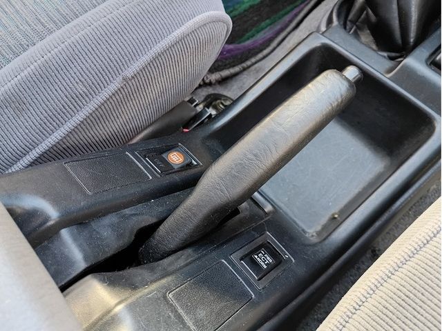 TOYOTA HILUXSURF WAGON 4WD 1996 Image 31