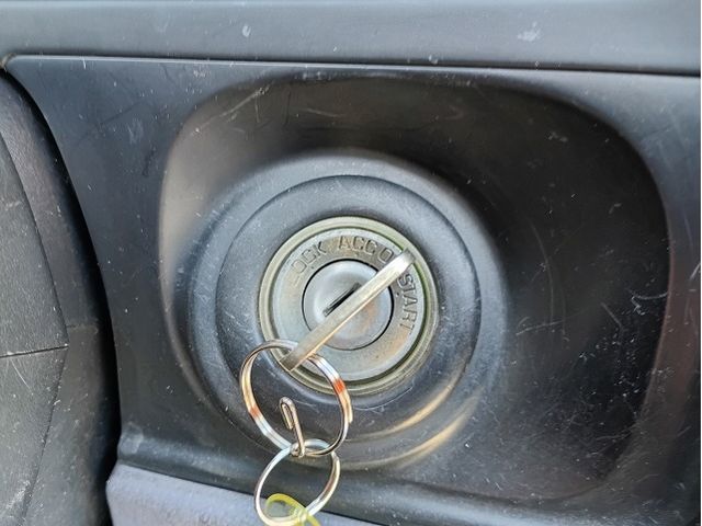 TOYOTA HILUXSURF WAGON 4WD 1996 Image 31