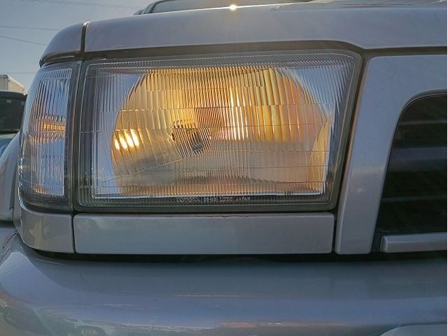 TOYOTA HILUXSURF WAGON 4WD 1996 Image 31