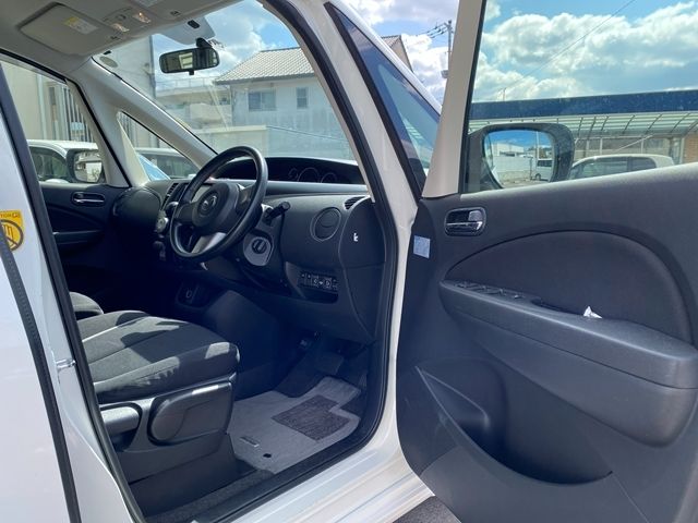 MAZDA BIANTE 2011 Image 31