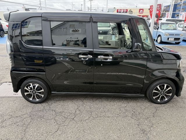 HONDA N BOX CUSTOM 2020 Image 31