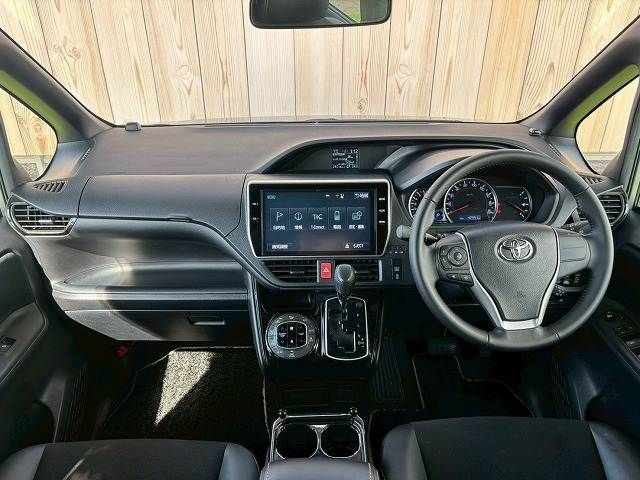 TOYOTA NOAH 2017 Image 31