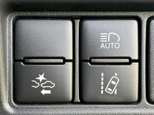 TOYOTA NOAH 2017 Image 31