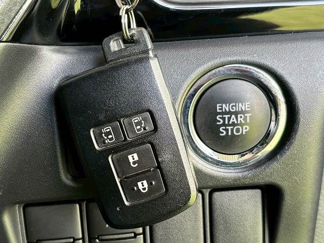 TOYOTA NOAH 2017 Image 31