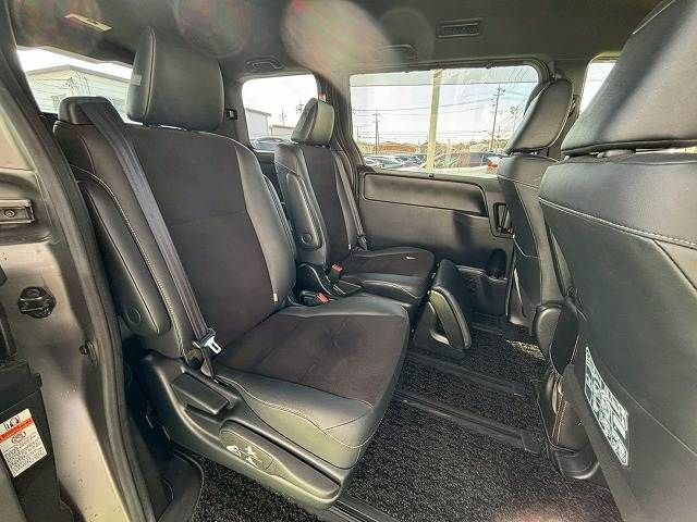 TOYOTA NOAH 2017 Image 31