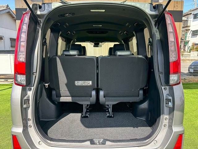 TOYOTA NOAH 2017 Image 31