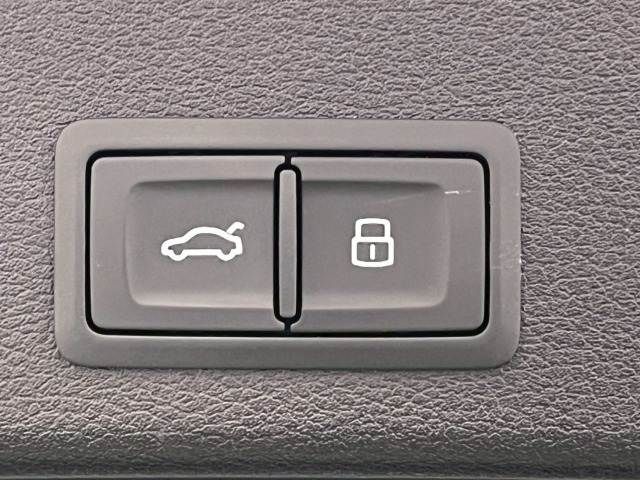 AUDI A4 AVANT 2019 Image 31