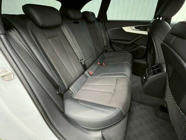 AUDI A4 AVANT 2019 Image 31