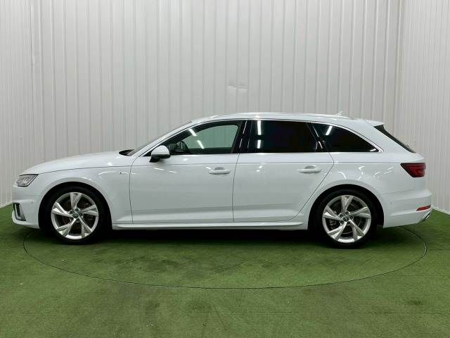 AUDI A4 AVANT 2019 Image 31