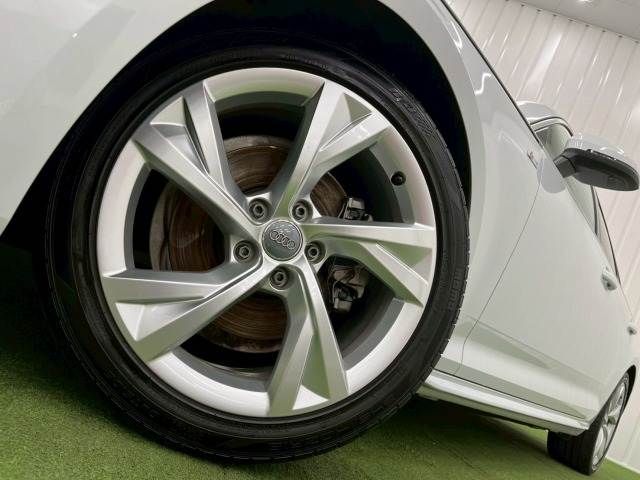 AUDI A4 AVANT 2019 Image 31