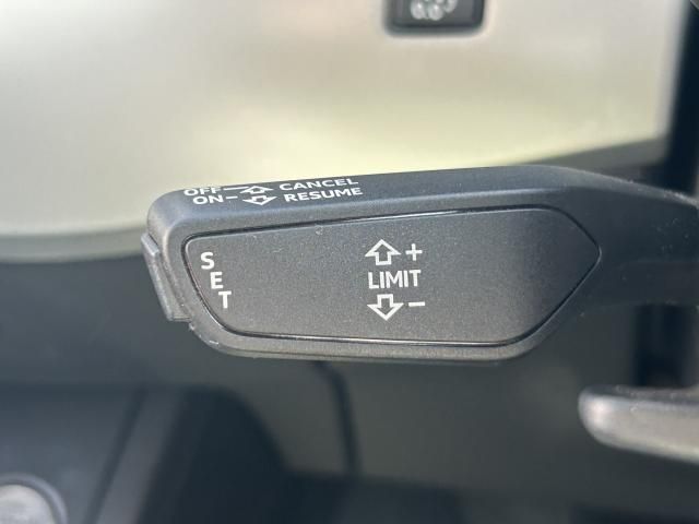 AUDI A4 AVANT 2018 Image 31