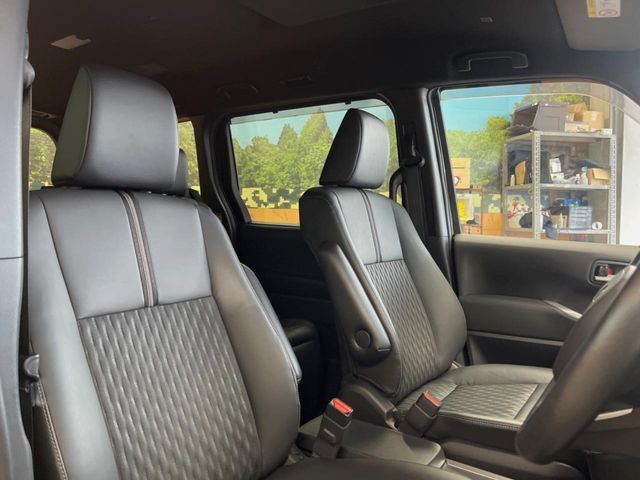 TOYOTA NOAH HYBRID 2023 Image 31