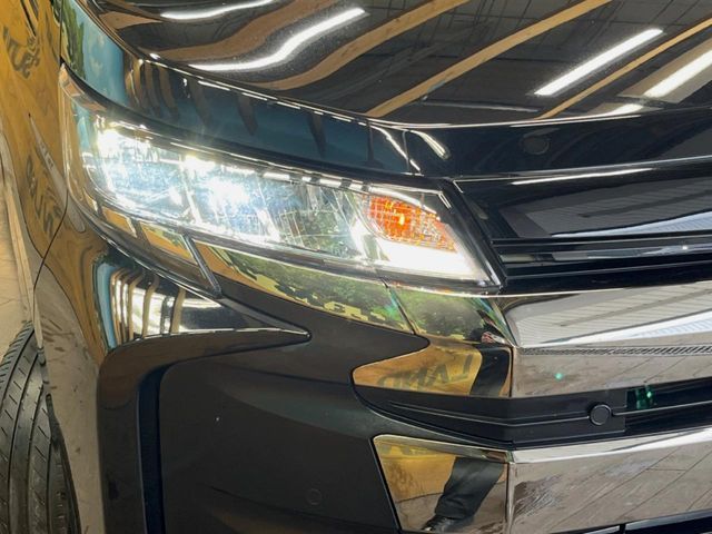 TOYOTA NOAH HYBRID 2023 Image 31