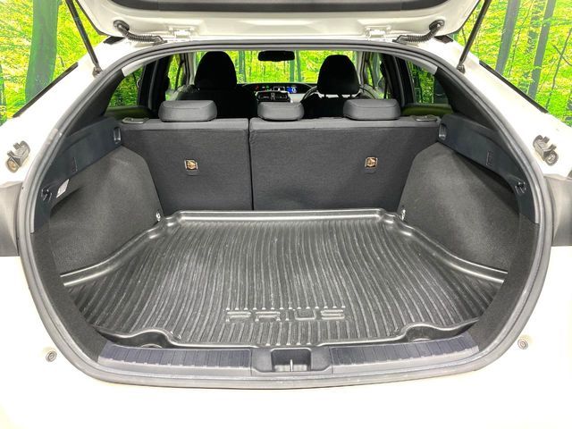 TOYOTA PRIUS 2017 Image 31