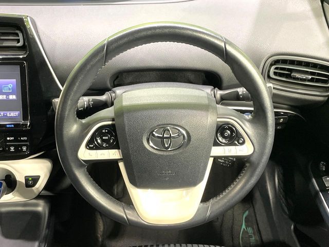 TOYOTA PRIUS 2017 Image 31