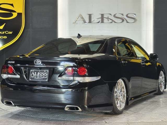 TOYOTA CROWN SEDAN 2010 Image 31