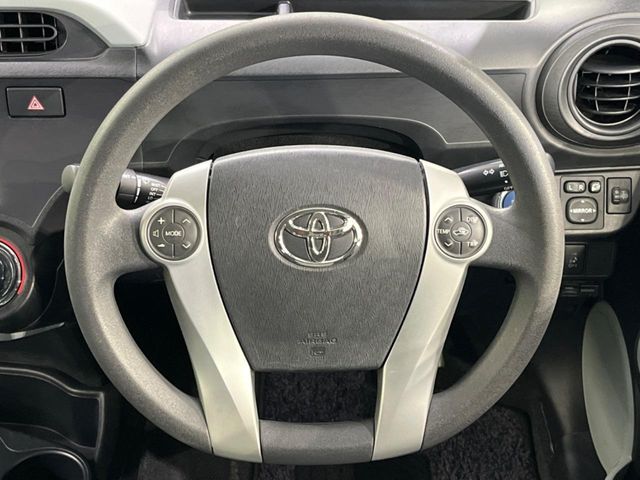 TOYOTA AQUA 2012 Image 31