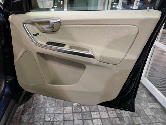 VOLVO XC60 2013 Image 31