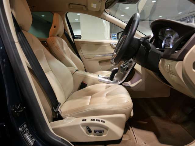 VOLVO XC60 2013 Image 31