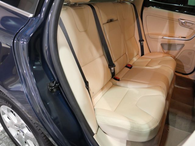 VOLVO XC60 2013 Image 31