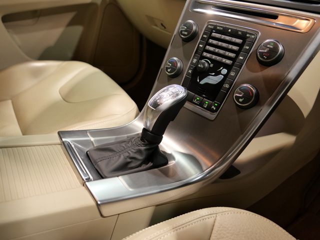 VOLVO XC60 2013 Image 31