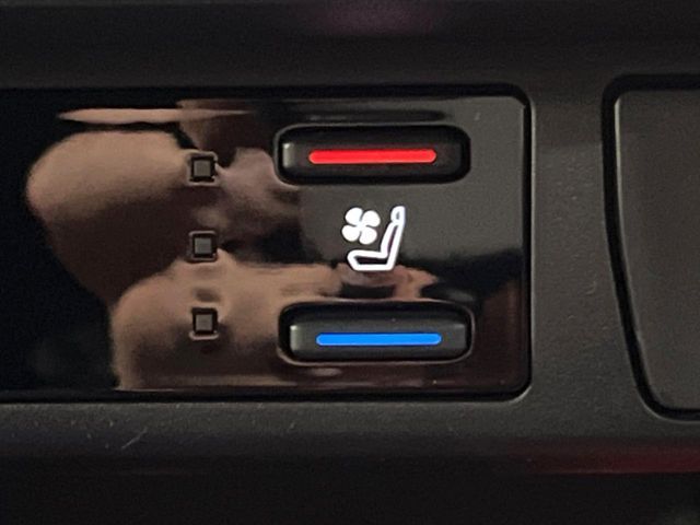 TOYOTA RAV4 HYBRID 4WD 2023 Image 31