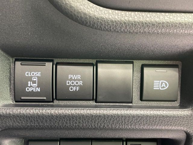 TOYOTA SIENTA HYBRID 2025 Image 31