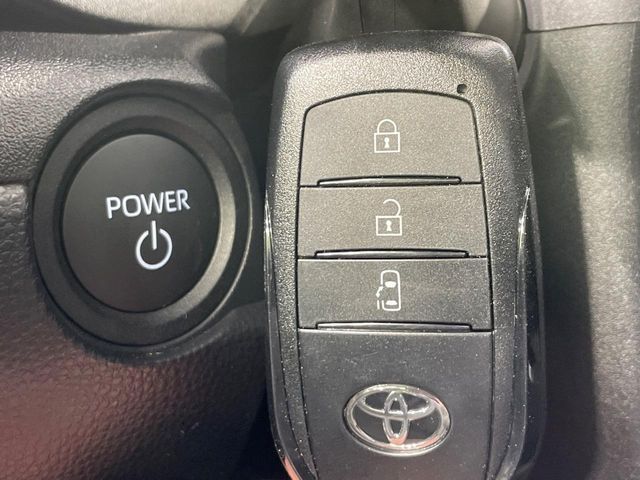 TOYOTA SIENTA HYBRID 2025 Image 31