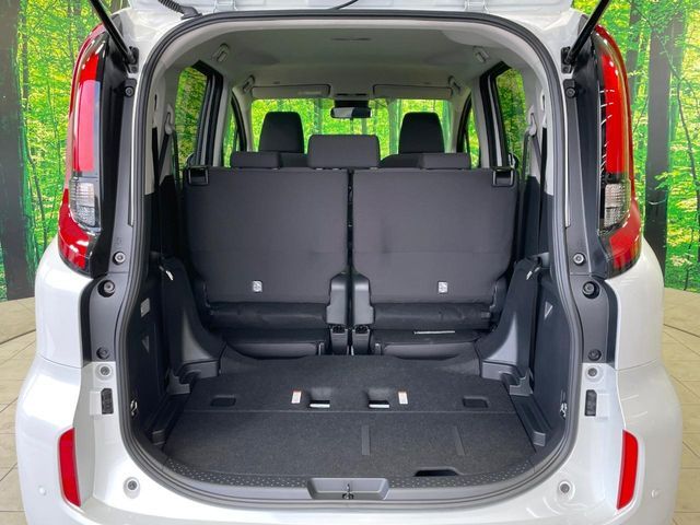 TOYOTA SIENTA HYBRID 2025 Image 31