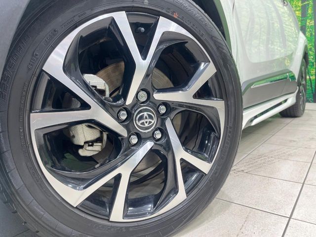 TOYOTA C-HR 2017 Image 31