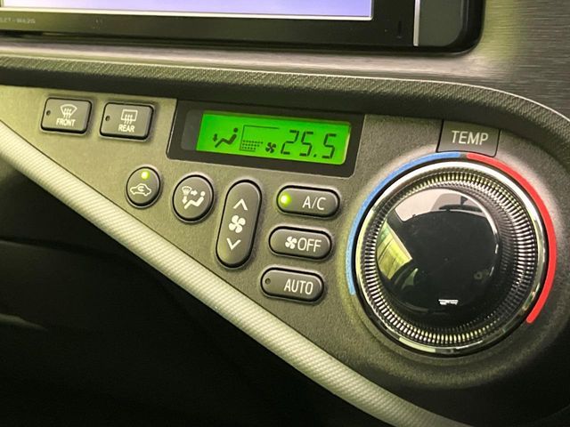 TOYOTA AQUA 2013 Image 31