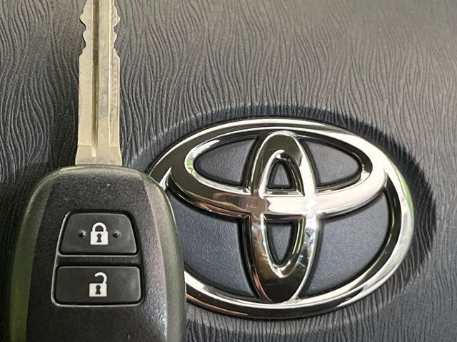 TOYOTA AQUA 2013 Image 31