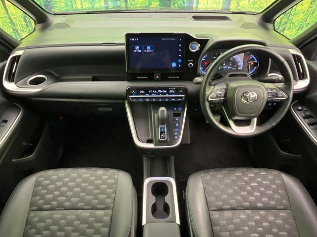 TOYOTA VOXY HYBRID 2022 Image 31