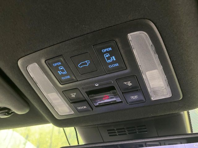 TOYOTA VOXY HYBRID 2022 Image 31