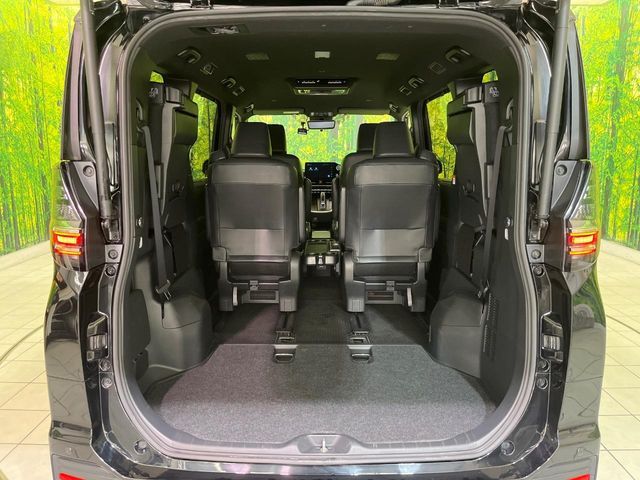 TOYOTA VOXY HYBRID 2022 Image 31