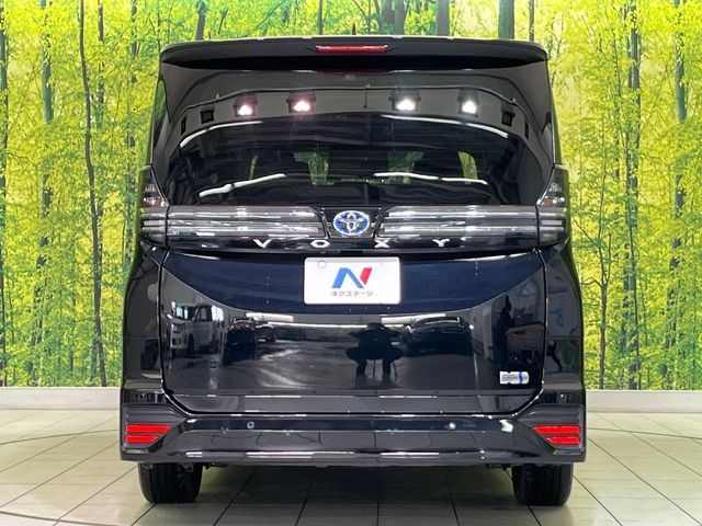 TOYOTA VOXY HYBRID 2022 Image 31