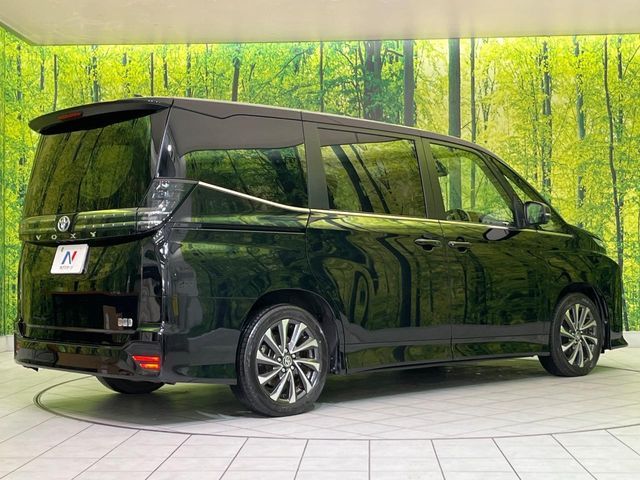 TOYOTA VOXY HYBRID 2022 Image 31