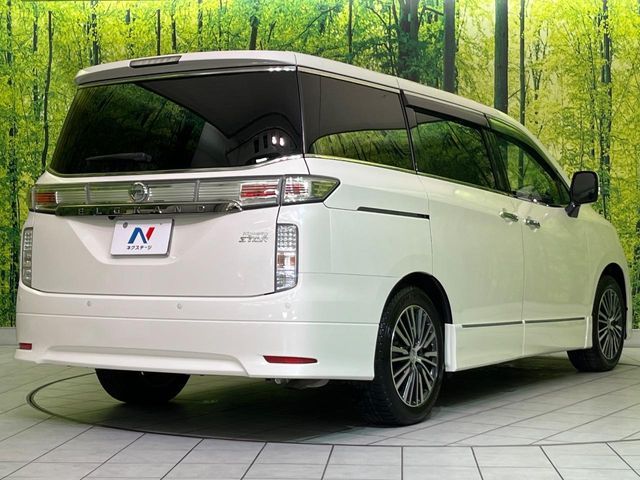 NISSAN ELGRAND 2017 Image 31