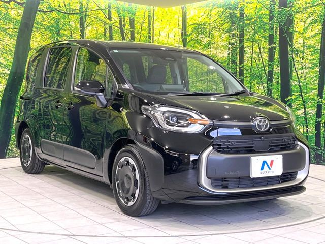 TOYOTA SIENTA HYBRID 2025 Image 31