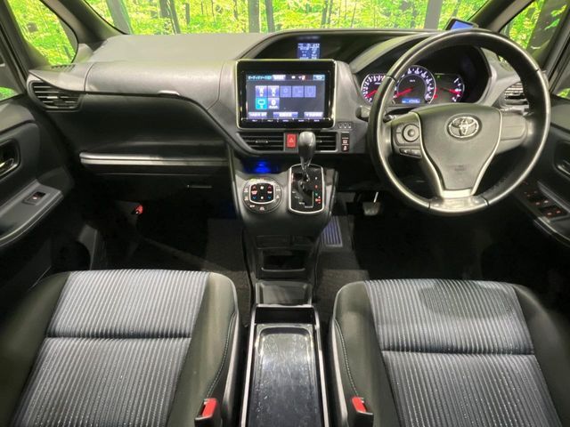 TOYOTA VOXY 2015 Image 31