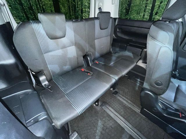 TOYOTA VOXY 2015 Image 31