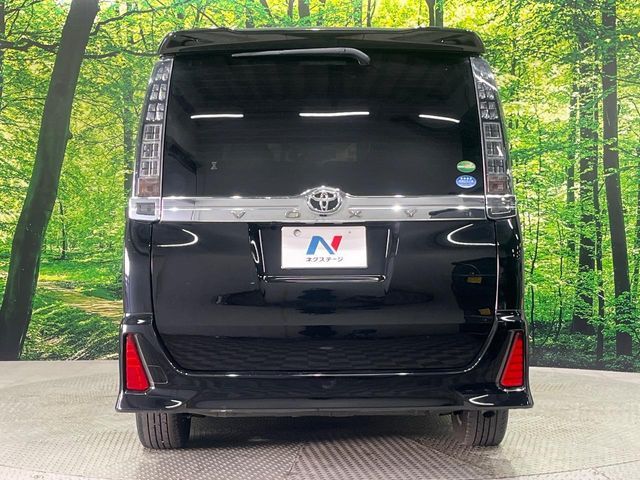 TOYOTA VOXY 2015 Image 31