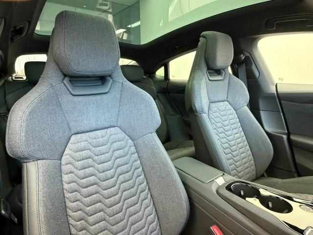 AUDI E-TRON GT 2022 Image 31