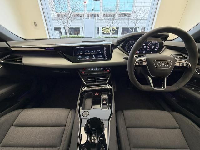 AUDI E-TRON GT 2022 Image 31